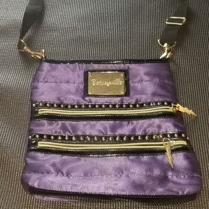 Betseyville cross body purse!